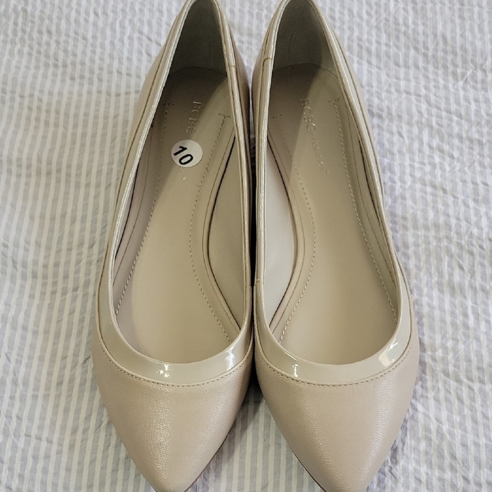BCBGeneration Cream Flats
